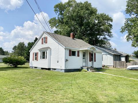 800 Plum St, Grayling, MI 49738 photo 2