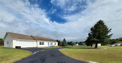 7143 Robbins Way, Cheboygan, MI 49721 photo 1