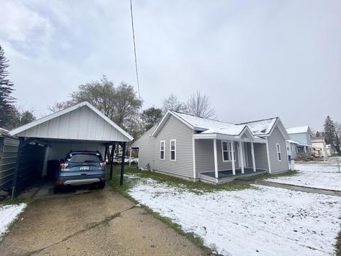 403 Maple St, Grayling, MI 49738 photo 2