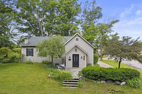 717 Greg Rd, Petoskey, MI 49770 photo 1