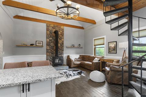 717 Greg Rd, Petoskey, MI 49770 photo 8