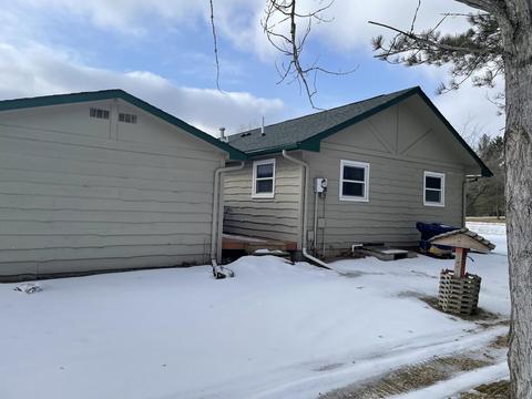 2153 Earl Ct, Gladwin, MI 48624 photo 2