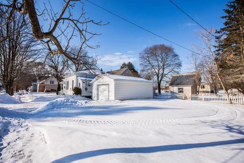 602 Pine St, Cheboygan, MI 49721 photo 2