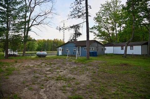6554 Robin Dr, Harrison, MI 48625 photo 1