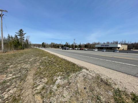 2317 N Us-31 Highway Petoskey Mi 49770 Hwy, Petoskey, MI 49770