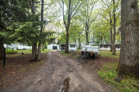 218 Mink Dr, Roscommon, MI 48653 photo 2