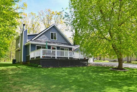 305 Golfview Dr, Roscommon, MI 48653 photo 1