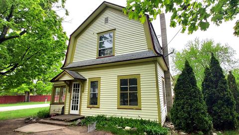 6470 State St, Pellston, MI 49769 photo 1