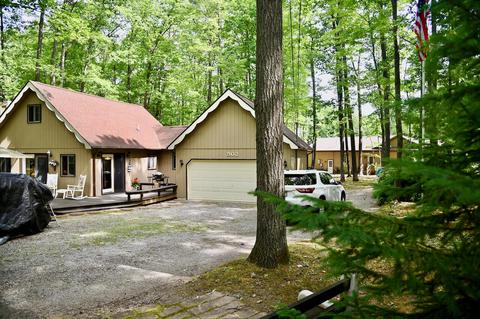502 Ridgedale Dr, Roscommon, MI 48653 photo 1