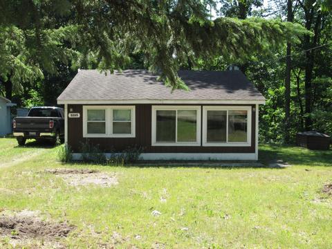 5265 Rose St, Gladwin, MI 48624 photo 1