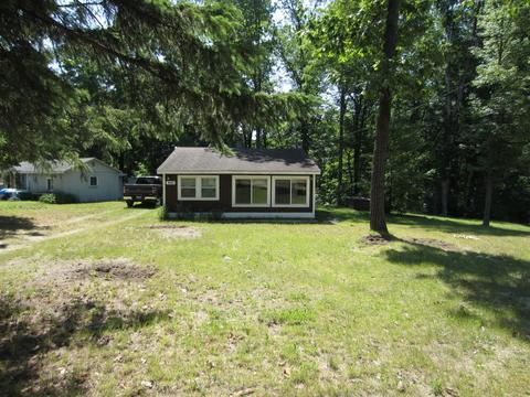 5265 Rose St, Gladwin, MI 48624 photo 2