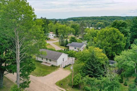7685 Summit St, Alanson, MI 49706 photo 23