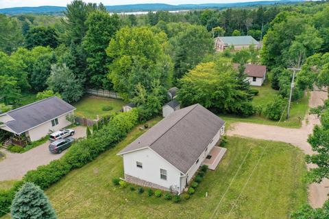 7685 Summit St, Alanson, MI 49706 photo 2