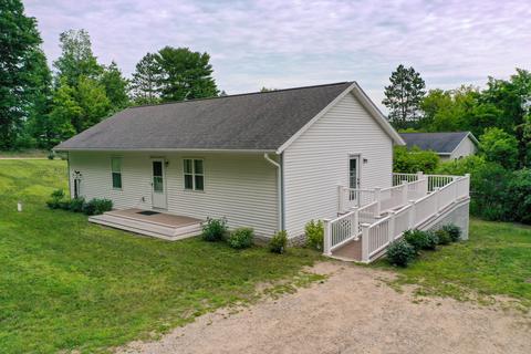 7685 Summit St, Alanson, MI 49706 photo 31