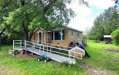 210 S Eastern Ave, Cheboygan, MI 49721 photo 2