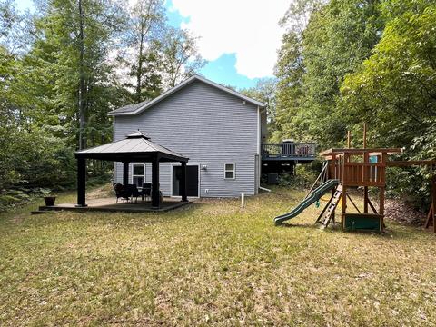 107 Carinthia St, Roscommon, MI 48653 photo 2