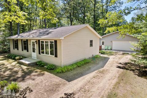 2890 Pine St, Lewiston, MI 49756 photo 1