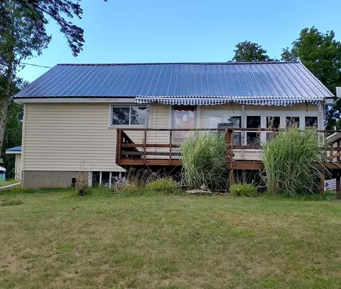 4855 Anglers Ln, Gladwin, MI 48624 photo 2