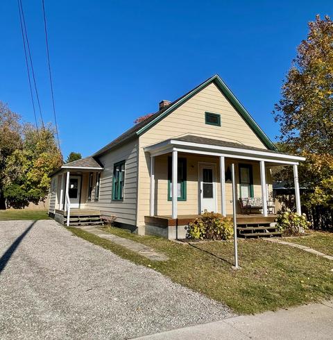 206 Maple St, Grayling, MI 49738 photo 1