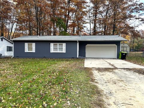 112 Deer Ct, Roscommon, MI 48653 photo 1