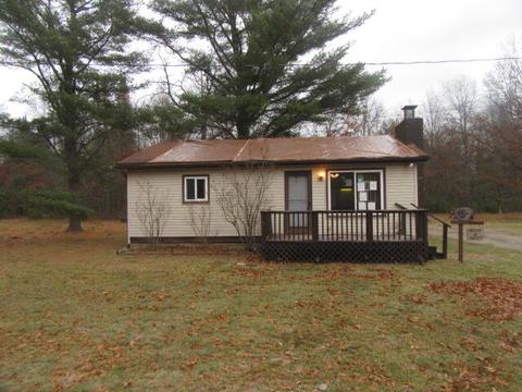 4381 Fairview Dr, Mio, MI 48647