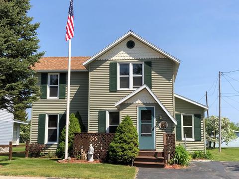 111 E Sinclair Street Mackinaw City Mi 49701 St, Mackinaw City, MI 49701