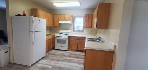 506 E State St, Cheboygan, MI 49721 photo 5