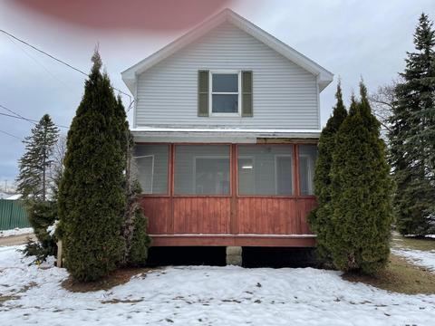 506 E State St, Cheboygan, MI 49721 photo 4