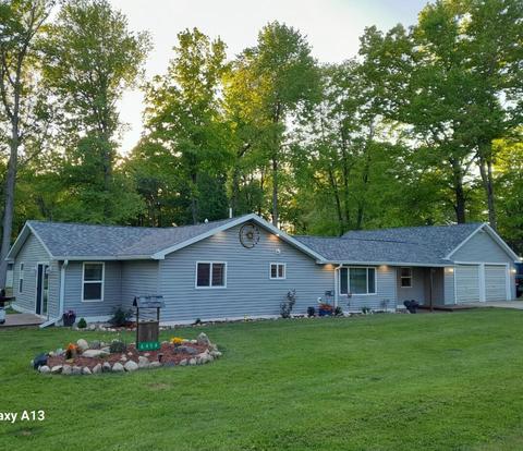 6454 Peggy Ln, Lake, MI 48632