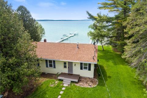 1031 Eagles Nest Road Indian River Mi 49749 Rd, Indian River, MI 49749