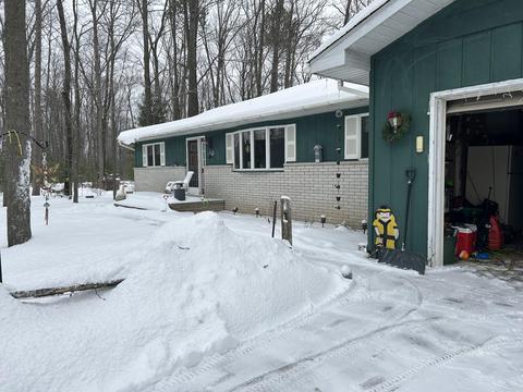 2410 E Higgins Lake Drive Roscommon Mi 48653 Dr, Roscommon, MI 48653 photo 3