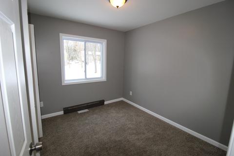 211 Dover Dr, Roscommon, MI 48653 photo 15