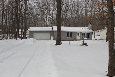 211 Dover Dr, Roscommon, MI 48653