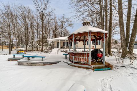 2549 Lakeshore Dr, Gladwin, MI 48624 photo 7