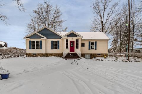 2549 Lakeshore Dr, Gladwin, MI 48624 photo 1