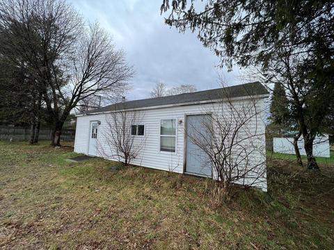 8970 N Central St, Lake City, MI 49651