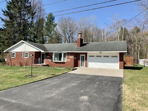 2522 Diamond Dr, Alpena, MI 49707