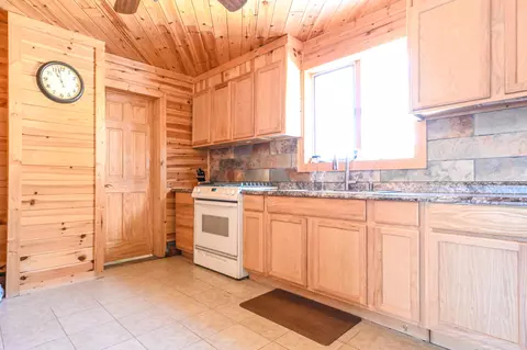 2314 Harrison Ave, Cheboygan, MI 49721 photo 2