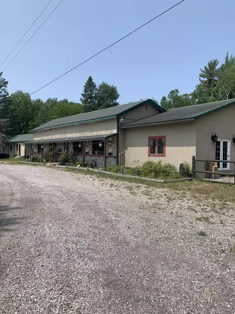 W9284 W Us-2 Highway, Naubinway, MI 49762