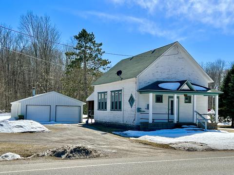 7198 E Mitchell Road Petoskey Mi 49770 Rd, Petoskey, MI 49770