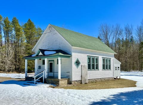 7198 E Mitchell Rd, Petoskey, MI 49770 photo 4