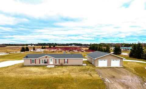 2140 Meridian Rd, Cheboygan, MI 49721
