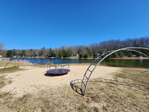 892 Pine St, Harrison, MI 48625 photo 37
