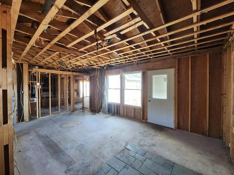 892 Pine St, Harrison, MI 48625 photo 3