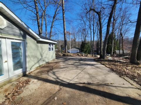 892 Pine St, Harrison, MI 48625 photo 29