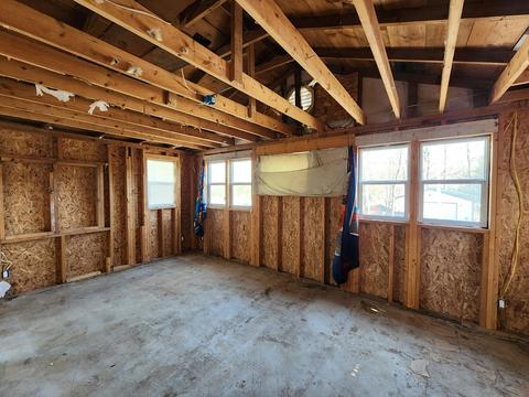 892 Pine St, Harrison, MI 48625 photo 5