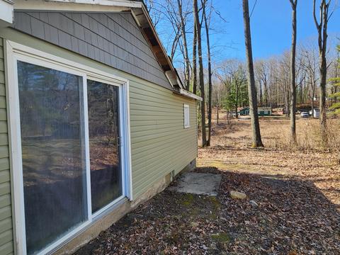 892 Pine St, Harrison, MI 48625 photo 25