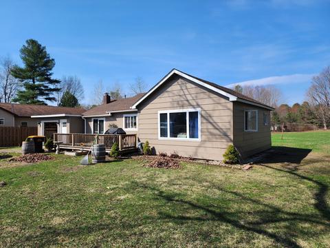 8879 Galbraith Road Cheboygan Mi 49721 Rd, Cheboygan, MI 49721