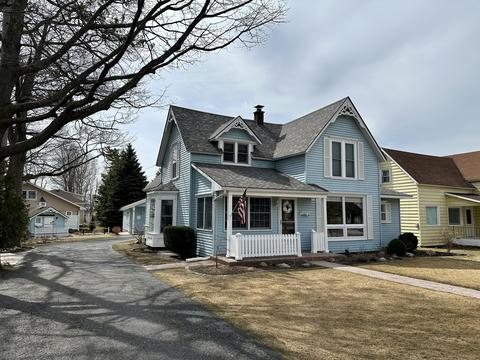 206 E Jamet Street Mackinaw City Mi 49701 St, Mackinaw City, MI 49701