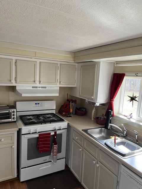 10031 Harpfer Dr, Harrison, MI 48625 photo 17